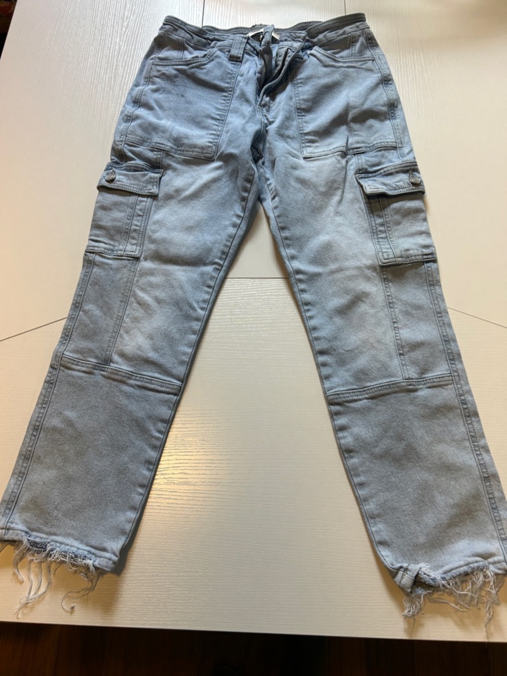 KanCan Men's Light Gray Relaxed Cargo Jeans